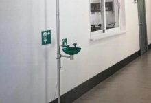 Douche et lavage des yeux